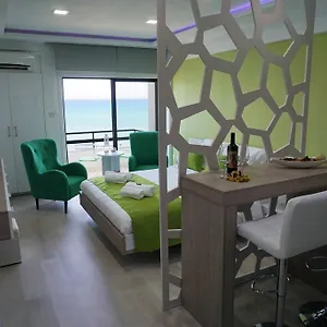 Lazuli Sea View-beachfront Ap 405 Apartment